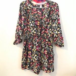 FUN ROMPER — flirty pattern! Pockets, too!